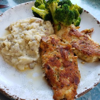Wolfies Grill - Geist - pan crusted chicken - American Near Me - Indianapolis, Indiana Wolfies Grill - Geist - pan crusted chicken - American Near Me - Indianapolis, Indiana