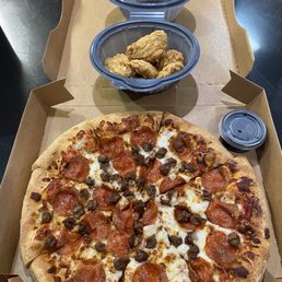 Pepperoni and Beef Pizza with Boneless Wings Pepperoni and Beef Pizza with Boneless Wings