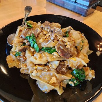 Luck Gai Cafe - Pad See Ew with Beef non spicy - Chicken Shop Near Me - Anaheim, California