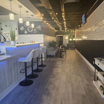 Aura Blends & Crafts - Indoor - Juice Bars & Smoothies Near Me - Oakland Park, Florida