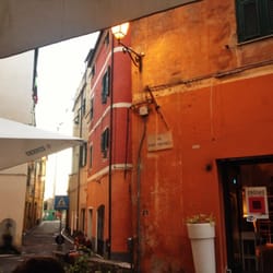 Enoone Wine & Food - Ein Lokal im mittelalterlichen Teil Imperias