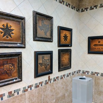 Buc-ee's - Decor - Gas Stations Near Me - Baytown, Texas