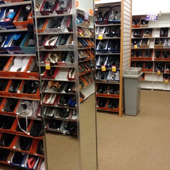 Payless Shoesource Closed Shoe Stores Dulles Town Cir Dulles Va Phone Number Yelp