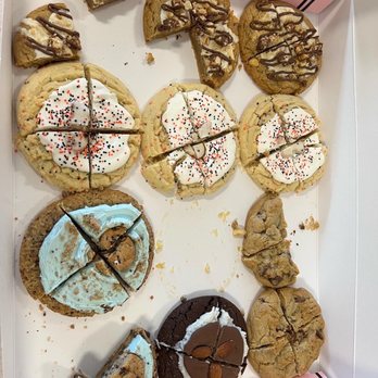 Crumbl - Brookfield - Cookies - Bakeries Near Me - Brookfield, Wisconsin