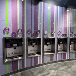 Cups Frozen Yogurt - Self-serve froyo machines