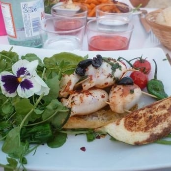 Le Poulpe - Calamars de méditerranée farcis à la mozzarella di buffala et tomate confites, beau et bon. - French Near Me - Leucate, 11