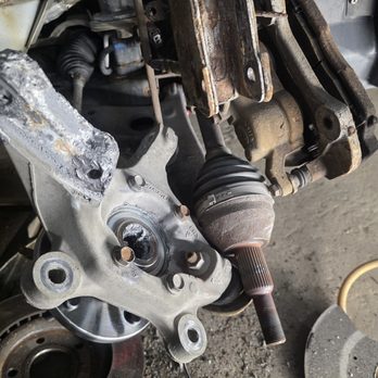 Sunshine Auto Repair - Auto Repair Near Me - Oshawa, Ontario Sunshine Auto Repair - Auto Repair Near Me - Oshawa, Ontario