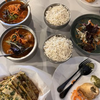 Hyderabadi Spicy Matka - Butter Chicken, Tikka Masala, Samosa (2), garlic pita - Indian Near Me - San Antonio, Texas Hyderabadi Spicy Matka - Butter Chicken, Tikka Masala, Samosa (2), garlic pita - Indian Near Me - San Antonio, Texas