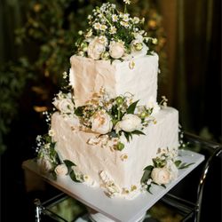 Joyce Bakery - Wedding Cake