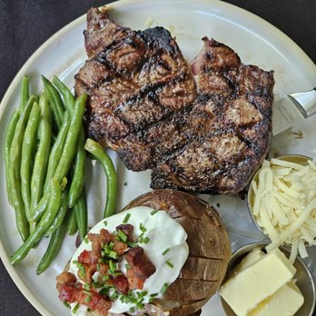 Alexander's Craft Cocktails & Kitchen - Ribeye - Bars Near Me - Salado, Texas Alexander's Craft Cocktails & Kitchen - Ribeye - Bars Near Me - Salado, Texas