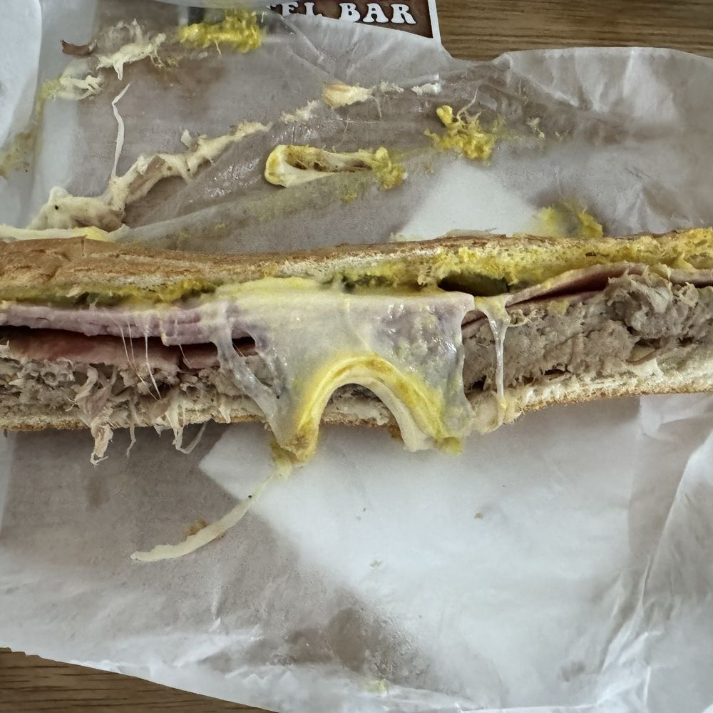 Las Olas Cafe - Cuban Near Me - Miami Beach, Florida