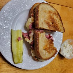 Cafe 57 - Excellent pastrami reuben!