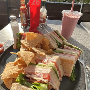 Swami's Café - Club & Smoothie - Juice Bars & Smoothies Near Me - Encinitas, California Swami's Café - Club & Smoothie - Juice Bars & Smoothies Near Me - Encinitas, California