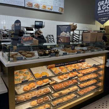 Noah's NY Bagels - Bagels Near Me - Burbank, California