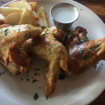Forge Pizza - Chicken wings. Not super flavorful but not the worst - Pizza Near Me - Oakland, California