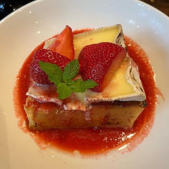 Bites & Bubbles - Strawberries and Creme - Wine Bars Near Me - Orlando, Florida