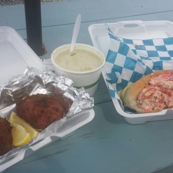 Tommy's Clam Shack - Lobster roll $15 Stuffed quahog $2.50ea Clam chowder $5 (pt) - Seafood Near Me - Warwick, Rhode Island