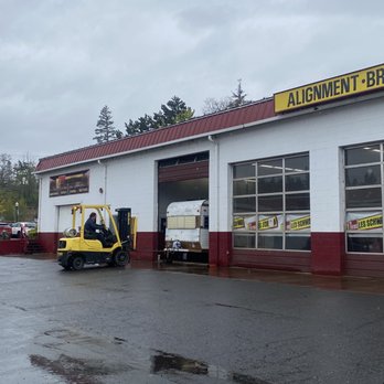 Les Schwab Tire Center - Bell in the shop - Tires Near Me - Hood River, Oregon Les Schwab Tire Center - Bell in the shop - Tires Near Me - Hood River, Oregon