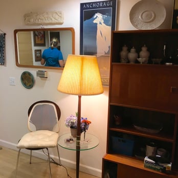 Next Phase Move Assistance - 1. Our transition coordinator puts the finishing touches on studio apartment. - Home Organization Near Me Next Phase Move Assistance - 1. Our transition coordinator puts the finishing touches on studio apartment. - Home Organization Near Me