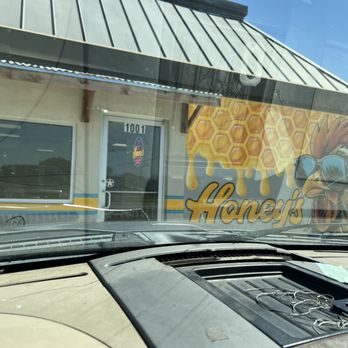 Honey’s Chicken Joint - Store front - Chicken Shop Near Me - San Antonio, Texas Honey’s Chicken Joint - Store front - Chicken Shop Near Me - San Antonio, Texas