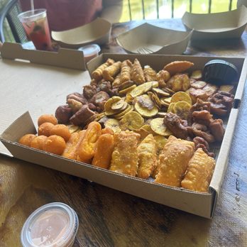 Sha's - Large appetizer - Burgers Near Me - San Sebastian, Puerto Rico