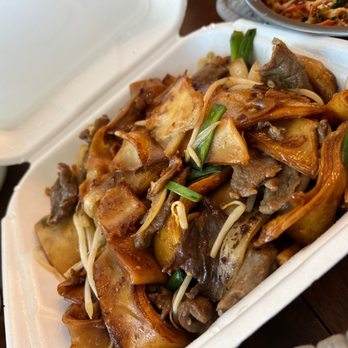 Chef Bo - Beef chow fun - Chinese Near Me - Elk Grove, California