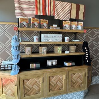 Salt & Straw - Gift shop area - Ice Cream & Frozen Yogurt Near Me - Gilbert, Arizona