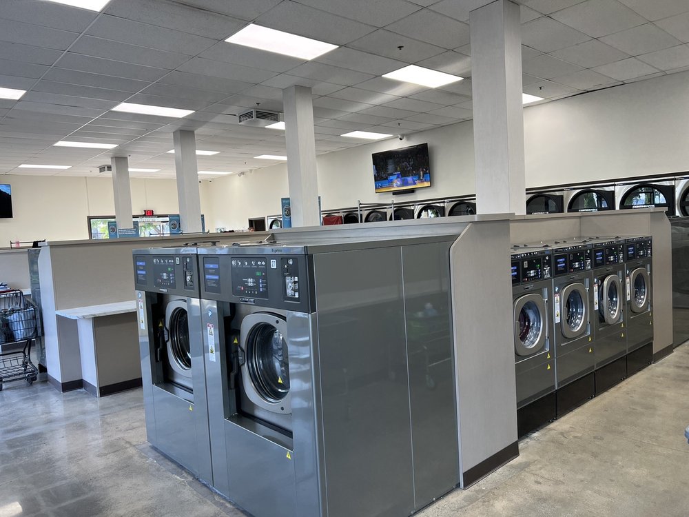 BURBANK WASH & DRY COIN LAUNDRY Updated October 2024 32 Photos & 43