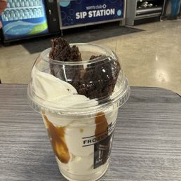 Brownie sundae Brownie sundae