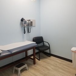 Millennium Medical Care - Nice clean exam room