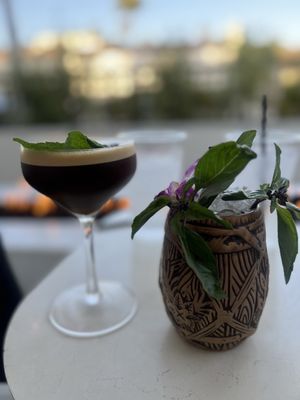 Ten Tigers Bar by null