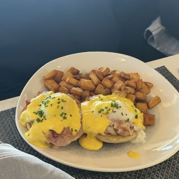 Rod 'N' Reel Restaurant - Eggs benedict - Seafood Near Me - Chesapeake Beach, Maryland Rod 'N' Reel Restaurant - Eggs benedict - Seafood Near Me - Chesapeake Beach, Maryland