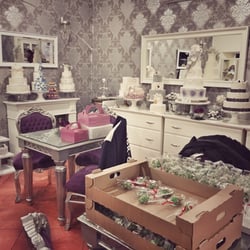 Cupcakes Manufaktur - Der Sitzberiecht diente vorher als ein Cafe, heute als Showroom für Torten
