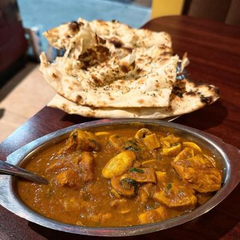 Anar Indian Restaurant - Chicken Mushroom Curry w side order of Garlic Nan - Indian Near Me - Los Angeles, California Anar Indian Restaurant - Chicken Mushroom Curry w side order of Garlic Nan - Indian Near Me - Los Angeles, California