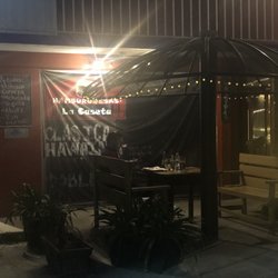 Hamburguesa La Caseta - Outside table