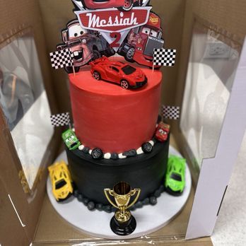 James and the Giant Cupcake - Cake - Custom Cakes Near Me - Oakland, California James and the Giant Cupcake - Cake - Custom Cakes Near Me - Oakland, California