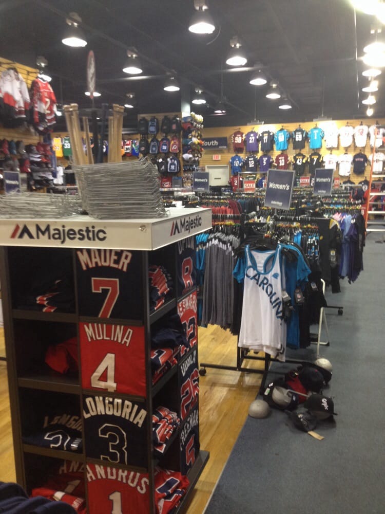 SPORTS FANATTIC Updated August 2024 321 Four Seasons Town Ctr, Greensboro, North Carolina