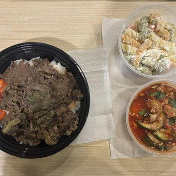 Lululala - Bulgogi bowl with no salad, Cucumber kimchi, macaroni salad - Korean Near Me - New York, New York