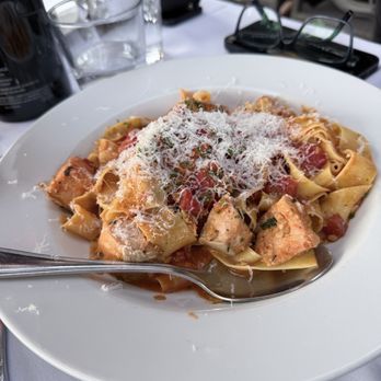 Modo Mio Rustic Italian Kitchen - Pasta with salmon - Italian Near Me - Newport Beach, California Modo Mio Rustic Italian Kitchen - Pasta with salmon - Italian Near Me - Newport Beach, California