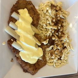 Schnitzel Hollandaise