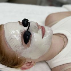 Lesan Esthetics - Clarifying/ detoxifying face mask
