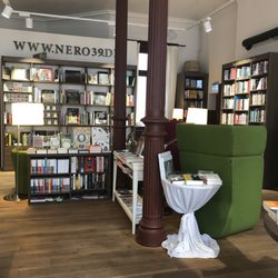 Buch-Café Nero39