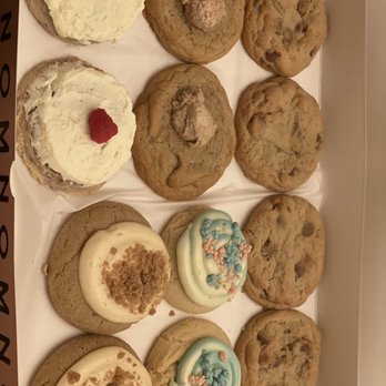 Crumbl - Redlands - Bakeries Near Me - Redlands, California