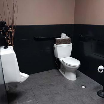 Kaimuki Shokudo - Mens bathroom - Japanese Near Me - Honolulu, Hawaii