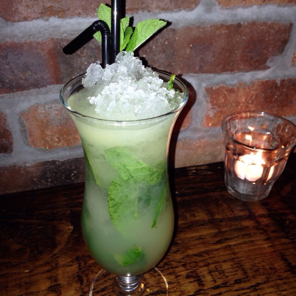 The Decanter - Wine Bars Near Me - Leeds, XWY