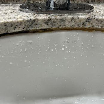 Courtyard Pittsburgh Washington/Meadow Lands - Grime under sink - Hotels Near Me - Washington, Pennsylvania