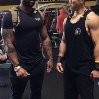 Gold's Gym - Convo in-between sets with one of the strongest and most athletic guys in the fitness industry, Terron Beckham - Gyms Near Me - Venice, California Gold's Gym - Convo in-between sets with one of the strongest and most athletic guys in the fitness industry, Terron Beckham - Gyms Near Me - Venice, California