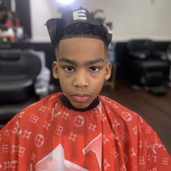 True Blade Barbershop - Clean cuts