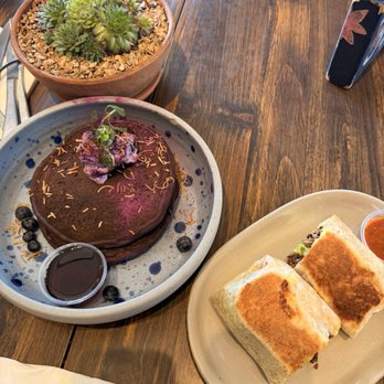 Blue Whale - Cafes Near Me - La Jolla, California
