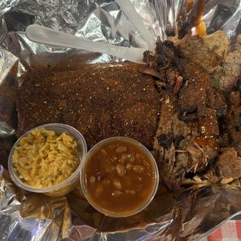 Charlie Vergos' Rendezvous - Pork Ribs & Brisket Combination - Barbeque Near Me - Memphis, Tennessee